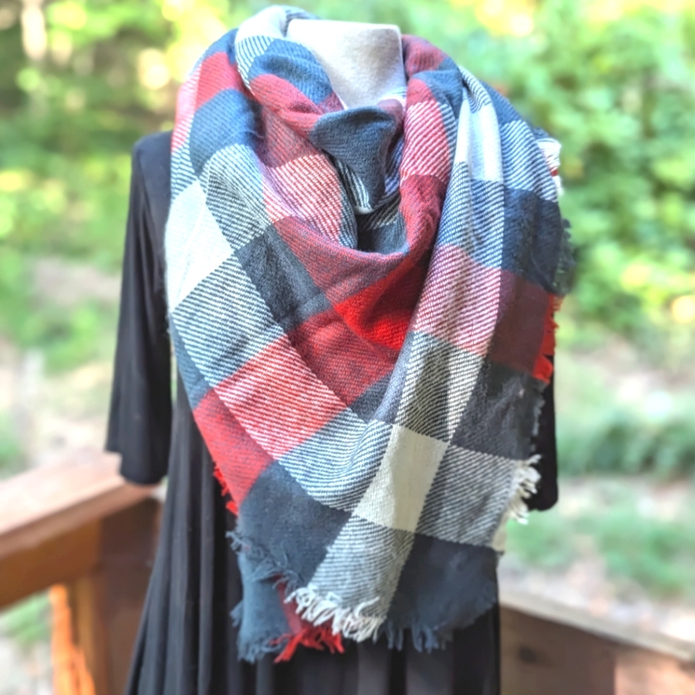 NWT Plaid Blanket Scarf